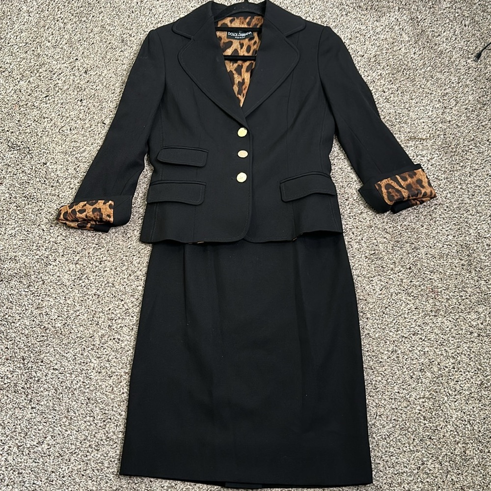 DOLCE &GABBANA  blazer skirt suit size 40-xS black gold button luxury classic - Picture 14 of 16